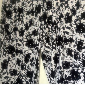 Denim 24/7 Classic Black & White Floral Wide-Leg Pants